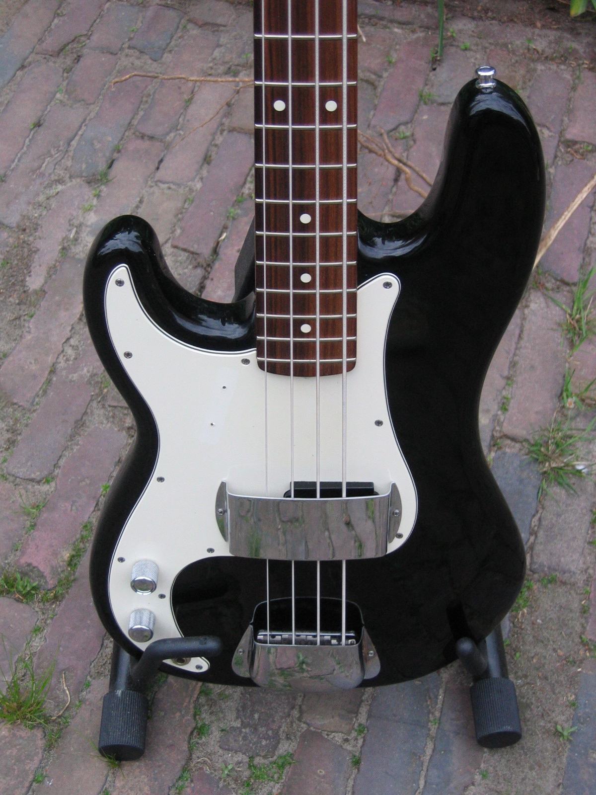 Fender USA p-bass 1.jpg
