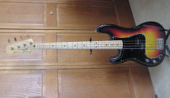 Fernandes P Bass Japan...jpg