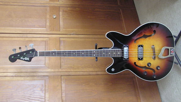 Hagstrom Viking...jpg